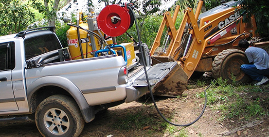 Lubrificação e abastecimento de equipamentos em operações rurais e florestais